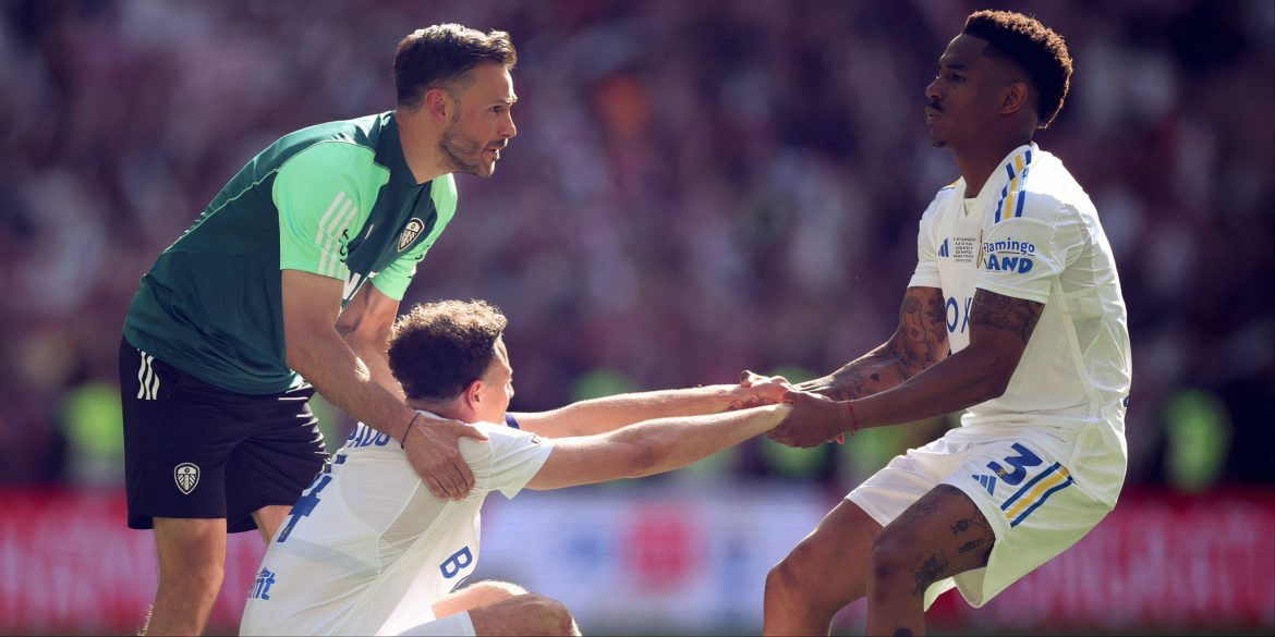 3/10 star should not play for Leeds again after Wembley heartache