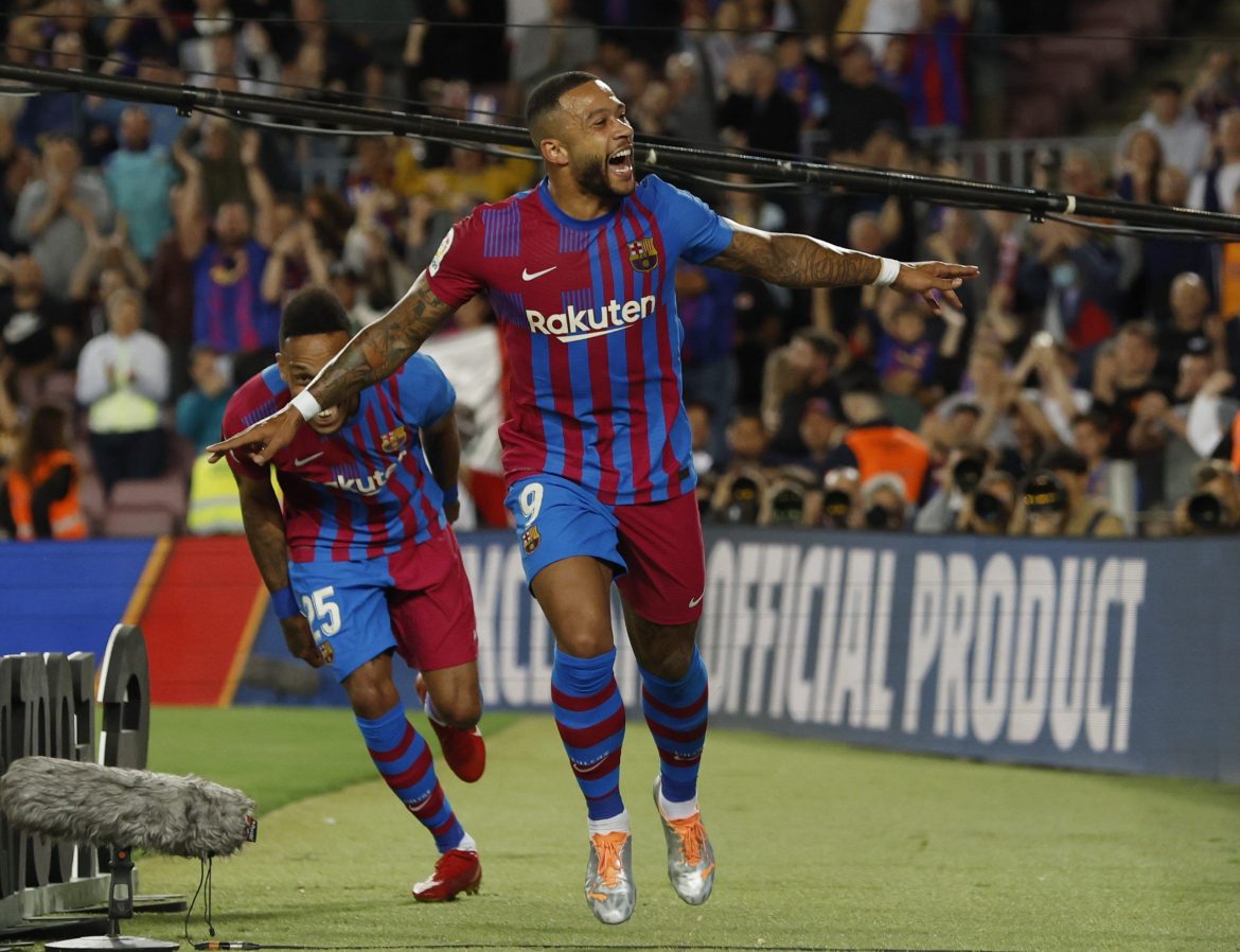Man United must seal Depay signing