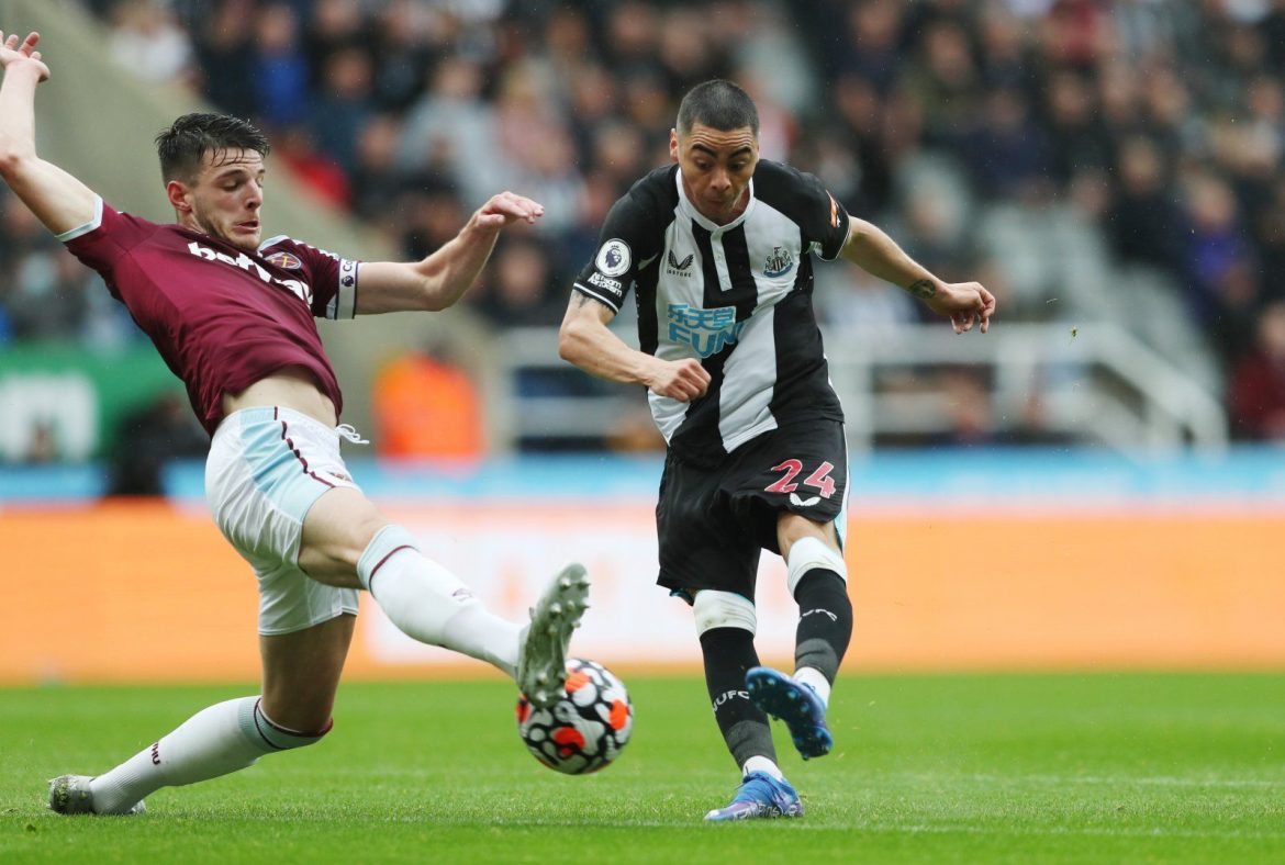 Everton eye Newcastle midfielder Almiron